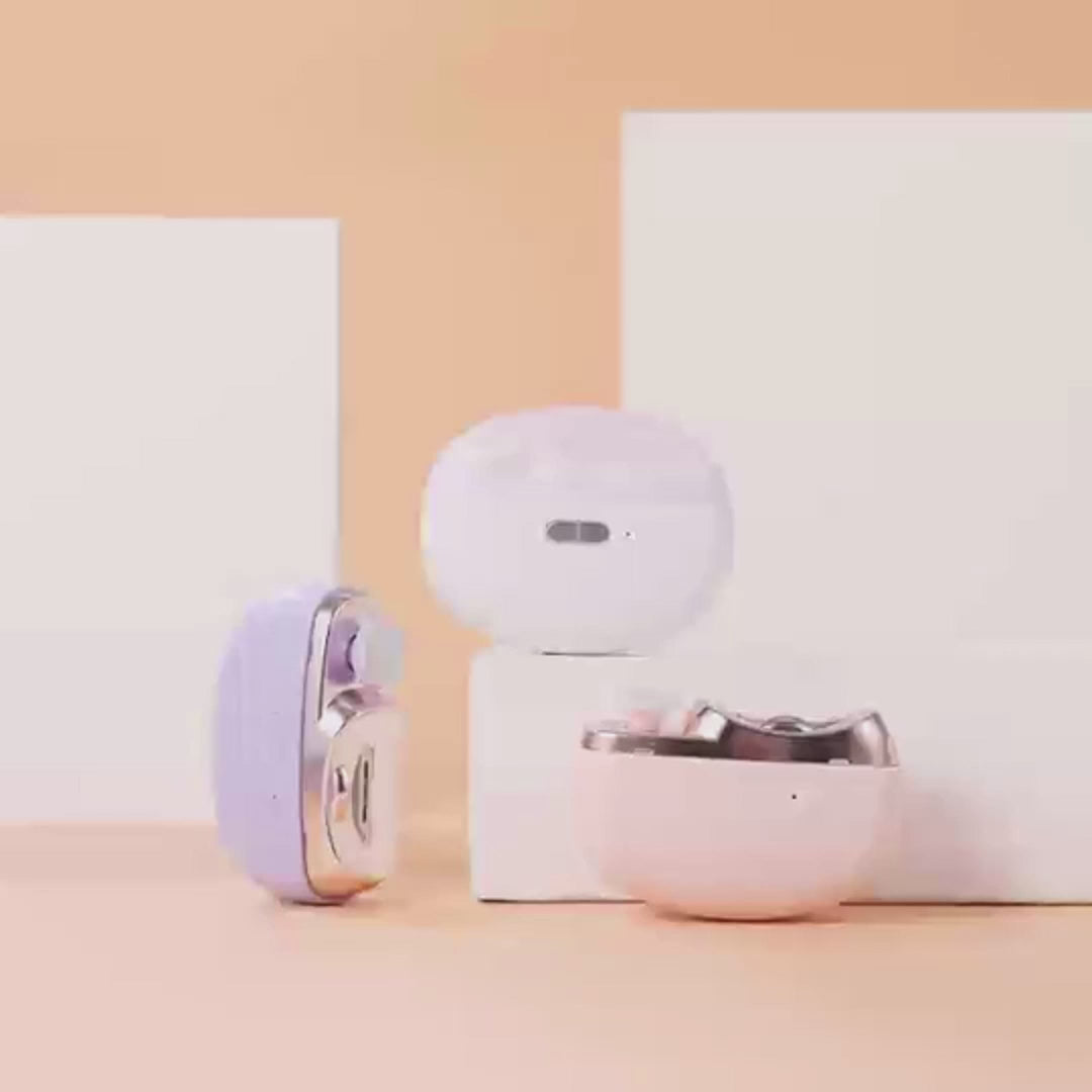 Cargar video: Es un vídeo que muestra las ventajas del corta uñas automático. Indica que es rápido, seguro, práctico y de tamaño adecuado para viajar. Contiene un utensilio para cortar las uñas y una lima rotativa que sirve tanto para limar las uñas como para pulirlas.